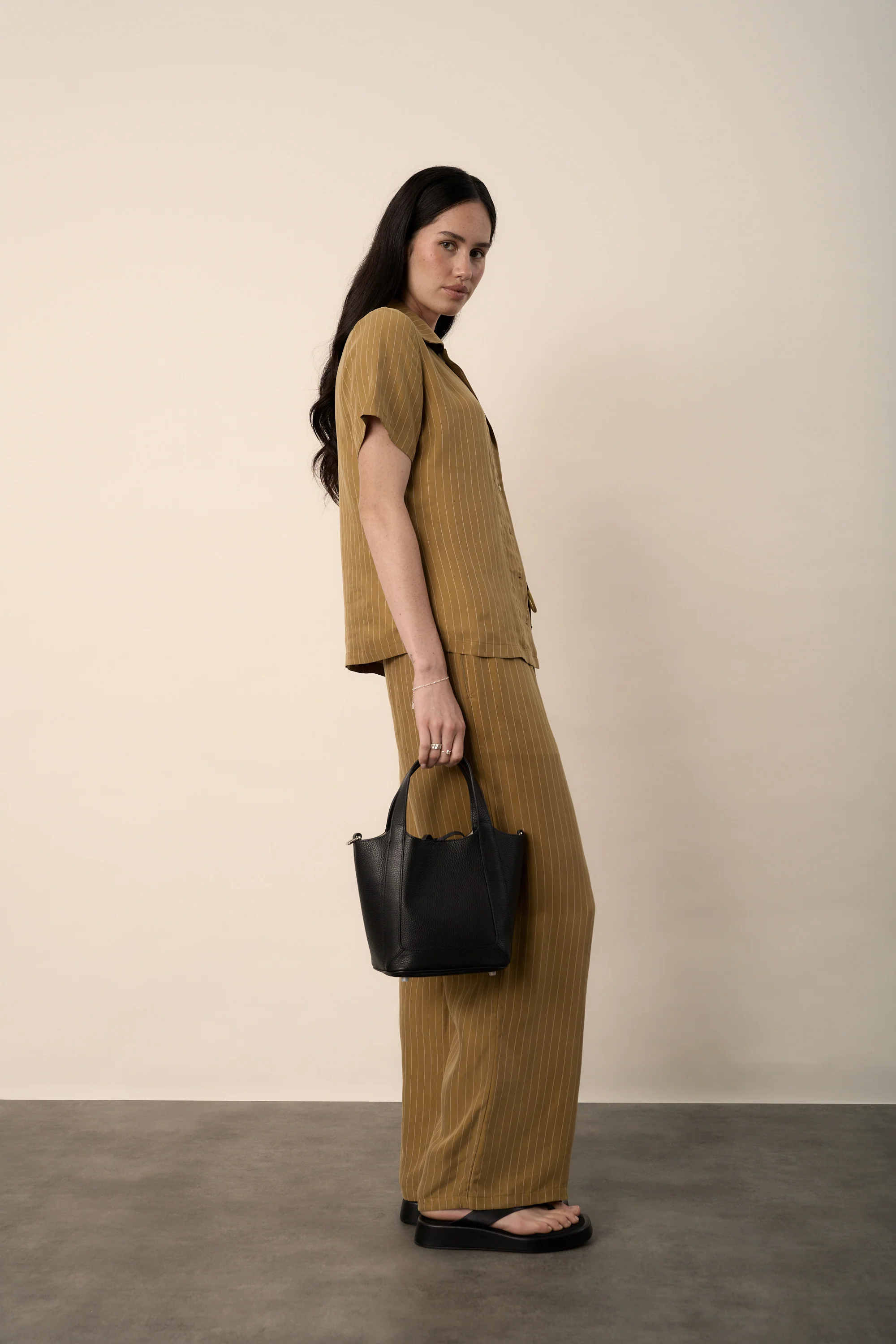Amy Short Sleeve Shirt - Image 5